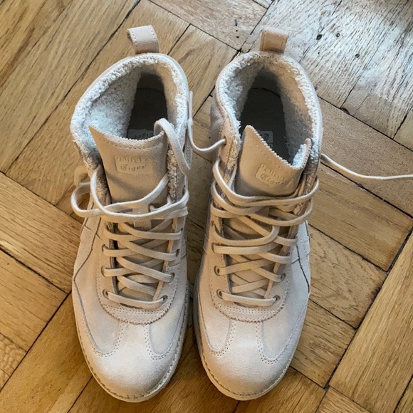 onitsuka suede
